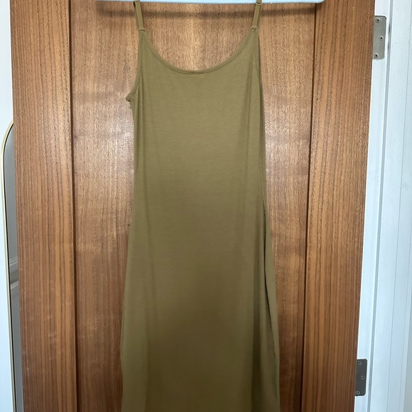 🫒Skims “Viral” Mini Dress RARE COLOR Oak (Greenish Gold) - Picture 3 of 7
